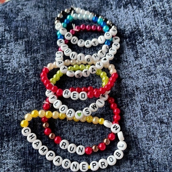 50-Pack Taylor Swift Friendship Bracelets for Trading at Eras Concerts - Picture 15 of 16